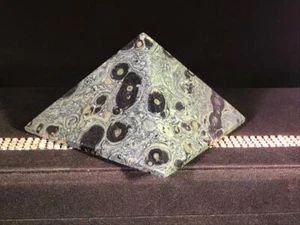 Kambaba Jasper Pyramid 454 Grams from Madagascar (Grounding/Protection) Fossil - Bild 1 von 10