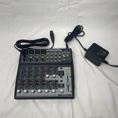 Mezclador de 12 canales con fuente de alimentación Behringer Xenyx 1202 Foto 1 de 4