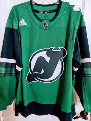 Camiseta Adidas New Jersey Devils Día de San Patricio Talla 52 Nueva Sin Etiquetas Foto 1 de 2