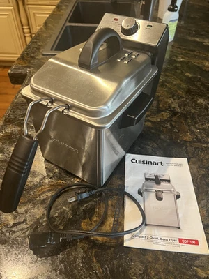 Freidora Cuisinart CDF-130 2 cuartos acero inoxidable excelente estado Foto 1 de 4