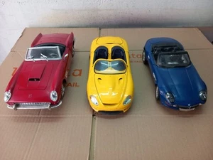 Burago e Maisto Ferrari CALIFORNIA BMW Z8 MUSTANG 1/18 - Foto 1 di 2