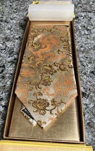 Men's Tie Gold Metallic Floral Yun Brocade of China in Box - Picture 1 of 6