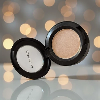 MAC Eye Shadow Powder Single, DAZZLELIGHT (veluxe pearl) 0.05oz / 1.5g Full Size - Image 1 of 4
