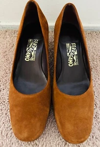 Vintage Ferragamo Almond Toe 1.5" Heels Suede Pumps, Brown, 7.5B, Make in Italy - Picture 1 of 4