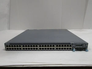 Juniper EX4300-48P 48 ports avec module de liaison montante EX-UM-4X4SFP et double alimentation - Photo 1/10