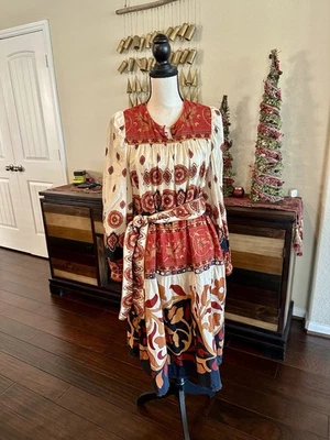 Estampado étnico Farm Rio Anthropologie con detalles de joyas, corbatas, talla M, $60 Foto 1 de 4