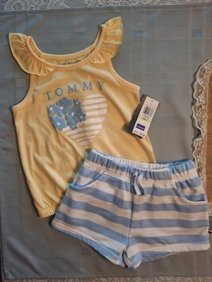 Nuevo con etiquetas conjunto de 2 piezas top y corto talla 4 marca Tommy Hilfiger precio de venta sugerido por el fabricante: $55 Foto 1 de 4
