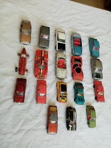18 voitures miniatures anciennes ( vendu en l'état ) - Foto 1 di 24