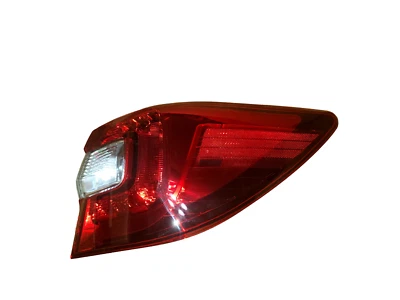 Lámpara Trasera TYC 2015-2019 Subaru Outback, Derecha (11-6717-01-9) (OEM N: 84912AL05A) Foto 1 de 4