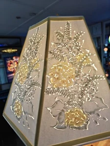 Stunning Lamp W Light Shine Thru Shade - Picture 1 of 15