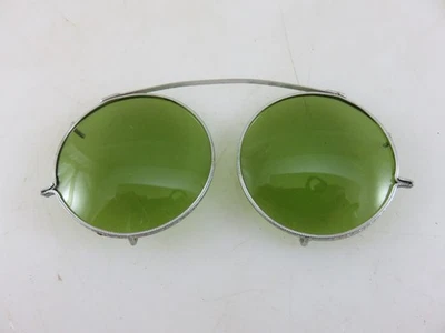 Clip-On Sunglasses Round GREEN TINT Eyeglasses Wire Rim Silver Tone Vintage - Image 1 of 4