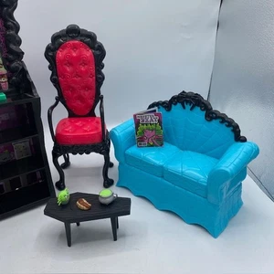 2011 Monster High Coffin Bean Coffee House & Play Set (No doll!)  - Picture 1 of 3