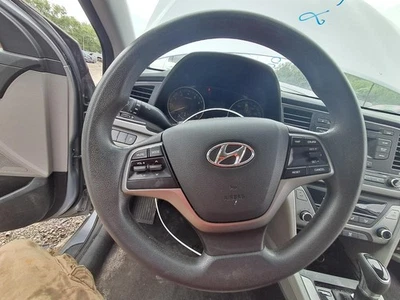 Volante usado se adapta a: Hyundai Elantra 2017 grado A Foto 1 de 4