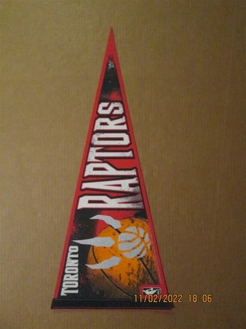 NBA Toronto Raptors Vintage Circa 2007 Team Logo Claw Basketball Pennant Cover