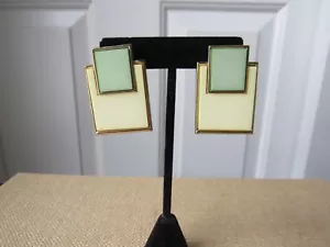 Pendientes geométricos de forma cuadrada verde + amarillo con borde dorado - Imagen 1 de 9