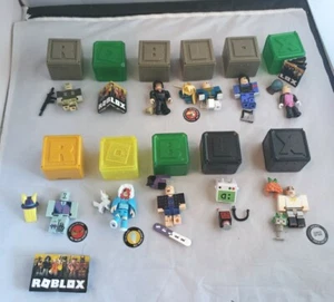 Roblox Toy Action Mini Figures  Lot Of 10 & Accessories 1 Unused Code - Picture 1 of 8