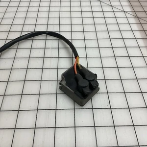 Mercury  Kt 88825A7  2.0-2.4-2.5L 135-150-175-200 OEM Mercury Voltage Regulator - Bild 1 von 2