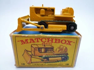 MATCHBOX Number 18D CATERPILLAR BULLDOZER IN ORIGINAL BOX - Picture 1 of 6