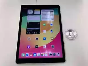 Apple iPad Pro 2. Gen. 64GB, Wi-Fi, 12,9 Zoll - Space Grau - iOS 17 - Bild 1 von 1