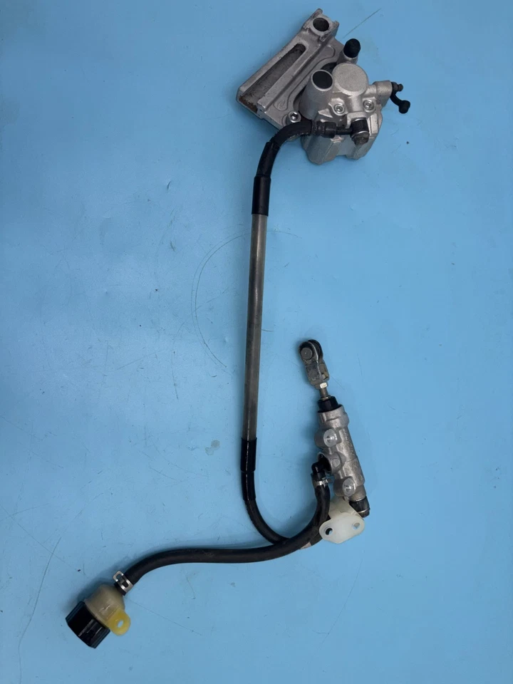 Kawasaki KX85 2009 98-25 OEM SISTEMA DE FRENOS TRASERO PINZA CILINDRO MAESTRO Foto 1 de 4