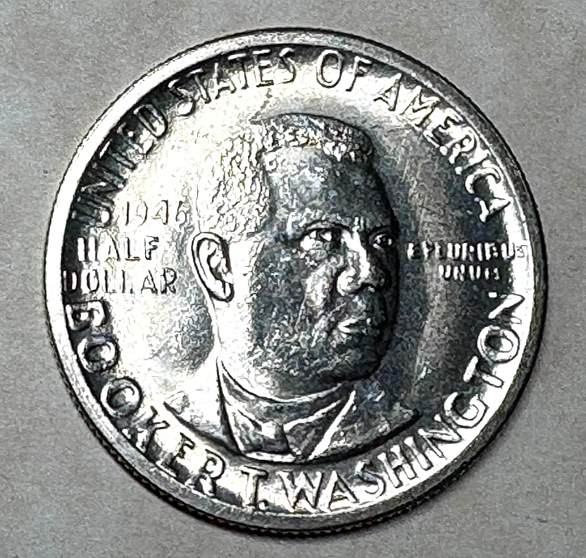 Medio dólar conmemorativo Denver Mint Booker T Washington 1946 - AU/BU Foto 1 de 3