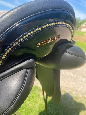 Sillín de doma Stubben asiento de 18 pulgadas/árbol mediano (29) Foto 1 de 3