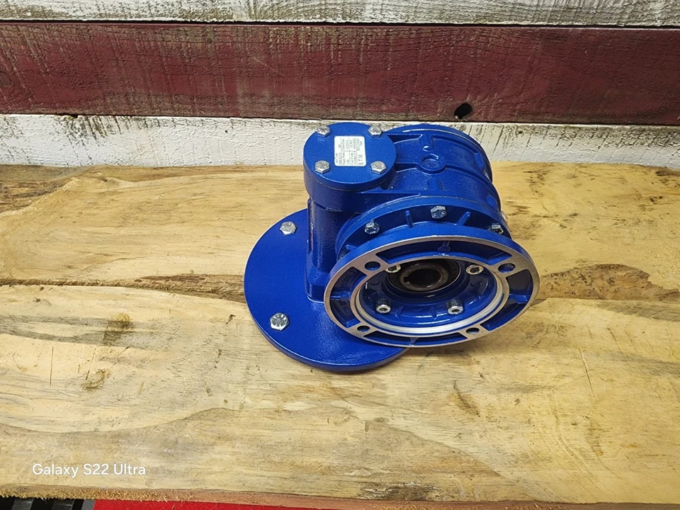 NEW 🇮🇹 STM RMI 63 F3 M1 Worm Gearbox 1:40 Flange Reducer ¾″/1″ Bore Ships🚀 - Image 1 of 4