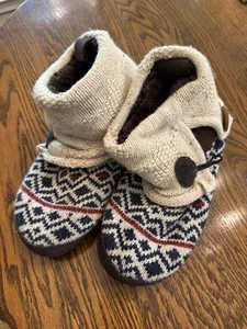 Muk Luks Women's Size Medium 7-8 Bootie Slippers Navy Cream Red Button Cuffed - Picture 1 of 10