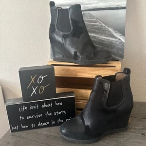 Donald Pliner Dillon Black Distressed Patches Leather Hidden Wedge Boots 6.5 EUC - Picture 1 of 19