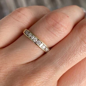 14K GELBGOLD RING RUND & BAGUETTESCHLIFF DIAMANTEN HALB ETERNITY BAND - Bild 1 von 6