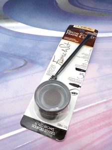 Marco y conjunto de pomada crema 214 morena cálida para cejas L'Oreal - Imagen 1 de 4