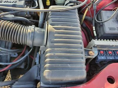 Filtro de aire/caja limpiadora (SDN)(2,4 L)(#1 en avería) Dodge Stratus 2001-2006 Foto 1 de 4