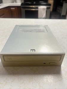 Vintage Toshiba SD-M1712 5,25" Internes DVD-ROM Laufwerk @4A - Bild 1 von 3
