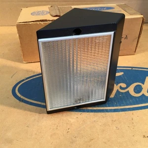 72 73 MERCURY MONTEGO NOS OEM D2GY-13208-A LENS - PARKING LAMP RH - Foto 1 di 4