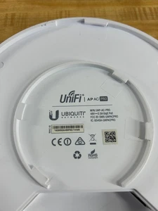 Ubiquity UniFi AC Pro 802.11AC 3x3 MIMO 2x GbE LAN 1x USB 2.0 PoE UAP-AC-PRO - Photo 1/3