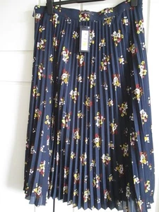 MARKS AND SPENCER NAVY FLORAL PLEATED SKIRT SIZE 16 BNWT - Picture 1 of 4