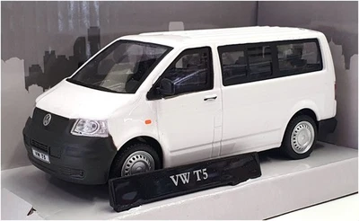 Cararama 1/43 Scale Diecast 462150 - Volkswagen T5 Minibus - White - Image 1 of 4