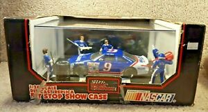 1992 Racing Champions 1:24 NASCAR Bill Elliott Melling Ford Pit Stop Show Case 