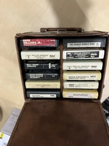 12 achtspurige Bänder Set und Reisekoffer Land Waylon Jennings Willie Nelson - Bild 1 von 17