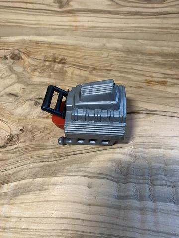 Vintage 1975 Kenner Steve Austin Six Million Dollar BIONIC Man Engine Block Cover