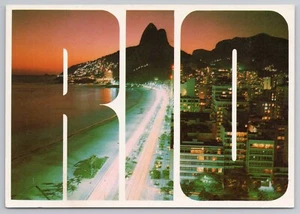 Postal Vista nocturna de la playa de Leblon en Río de Janeiro Brasil - Imagen 1 de 2