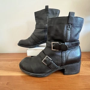 Cole Haan Black Alix Moto Leather Ankle Boot Air Soles Wms Size 8.5B - Picture 1 of 7