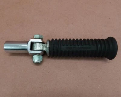 2000-2006 HARLEY-DAVIDSON SOFTAIL FXST Right Rear Passenger Foot Peg - Image 1 of 4