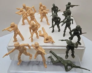 lot of 18 plastic toy soldier figures Tan / Olive color 2.5" to 3" - Picture 1 of 9