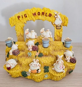 VINTAGE P. CHIARI MINIATURE PIG WORLD STAND & 11 PIG FIGURINES - Picture 1 of 23