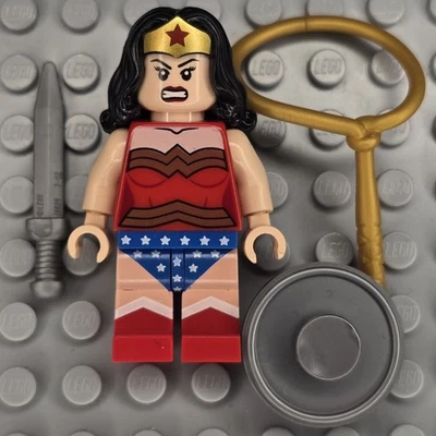 Lego DC Super Heroes Minifigura SH0004 Wonder Woman Foto 1 de 4