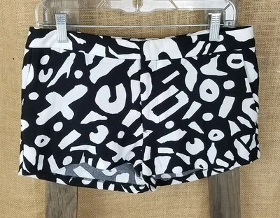 Urban Outfitters Alice & Uo women 4 black white shorts - Imagem 1 de 4