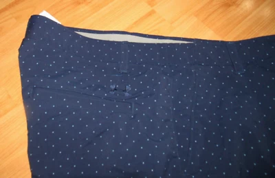 UNDER ARMOUR Men's 36 Shorts Blue Polka Dot Heat Gear Flat Front 10.5" Inseam - Image 1 of 4