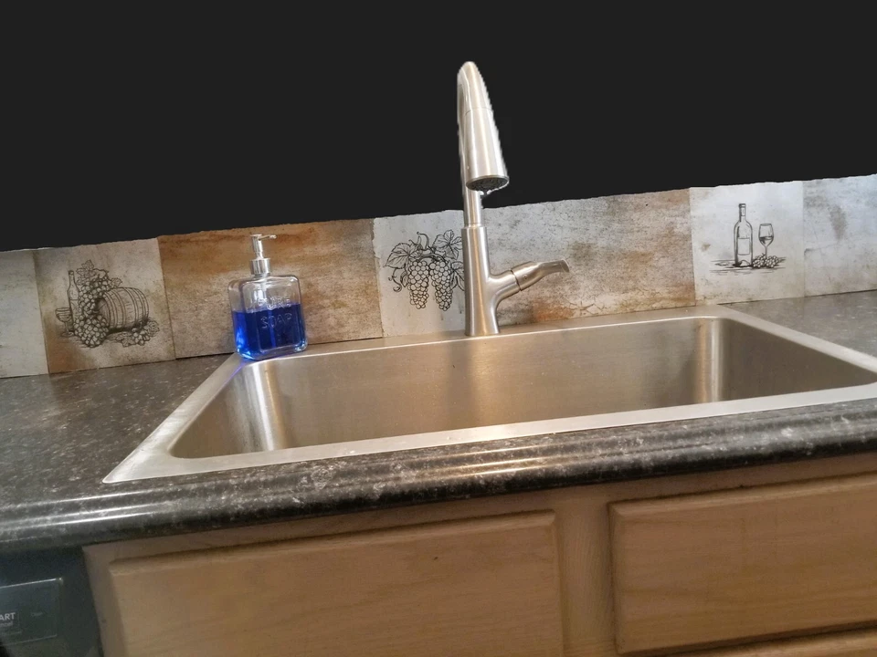 8 LFT.  Azulejos de pared decorativos rústicos de metal recuperado con salpicadero Foto 1 de 4