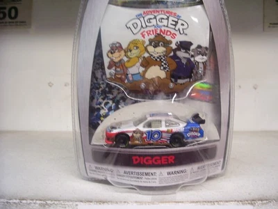 2009 1/64 #10 DIGGER AND FRIENDS DIGGER W/HOOD MAGNET WINNERS CIRCLE - Image 1 of 4